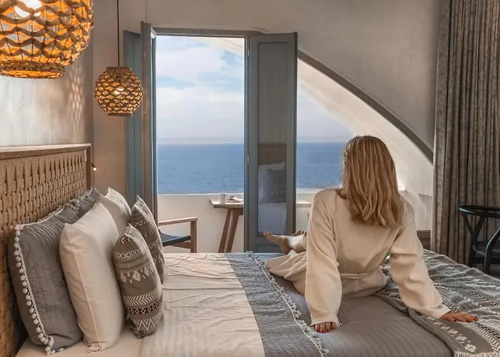 Almyra * Oia (Santorini)