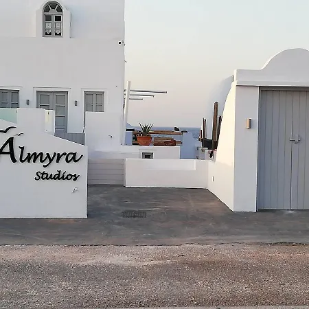 Almyra アパート イア