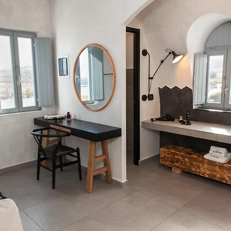 Almyra * Oia (Santorini)